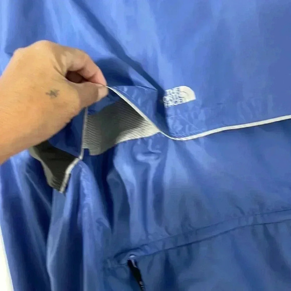 The north face stow away windbreaker - Picture 6 of 9